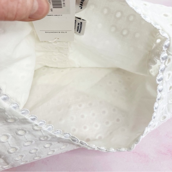 NWT Janie and Jack Ruffle Eyelet One Piece Baby Romper white size 3-6 months - Picture 6 of 12